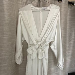 White plunge long sleeve waist tie jumpsuit